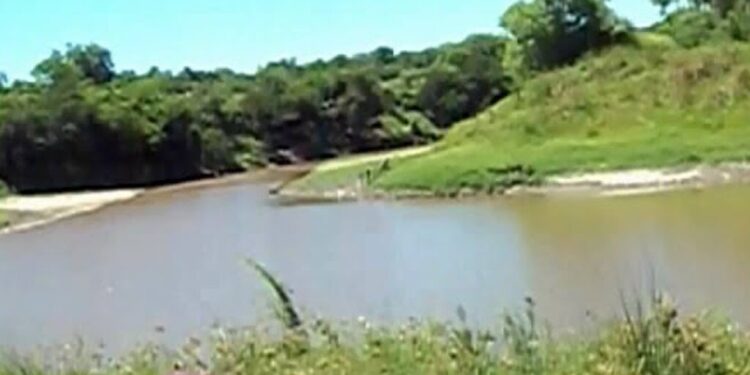 TRAGEDIA EN EL ARROYO TAPENEGÁ: DOS HERMANOS MURIERON AHOGADOS EN FLORENCIA.