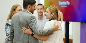 Pullaro impulsa una inversión de casi $ 10.000 millones para sumar 88 ambulancias y fortalecer el sistema de salud pública.