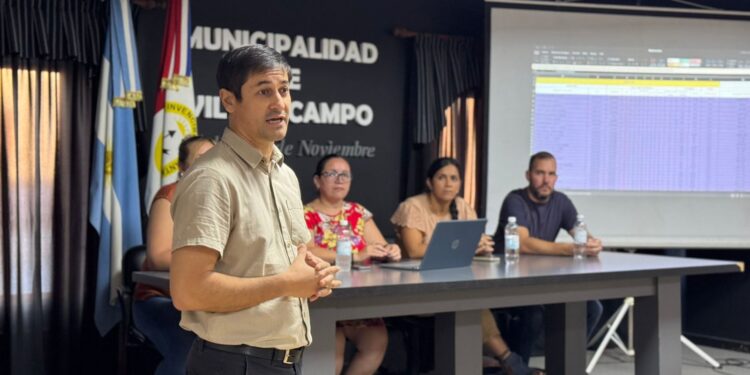 Villa Ocampo: Se realizó reunión informativa para beneficiarios de becas estudiantiles 2026.
