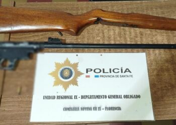 Florencia: aprehendieron a un hombre por tenencia indebida de arma de fuego en un control sobre Ruta 11.