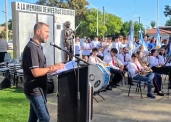 “MALVINAS NOS DEJÓ UNA ENSEÑANZA DE COMPROMISO Y PATRIA”: EL CONCEJAL MARIO ARAUJO DEJÓ SU MENSAJE A 44 AÑOS DE LA GUERRA.
