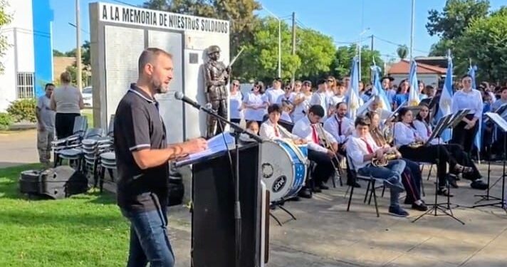“MALVINAS NOS DEJÓ UNA ENSEÑANZA DE COMPROMISO Y PATRIA”: EL CONCEJAL MARIO ARAUJO DEJÓ SU MENSAJE A 44 AÑOS DE LA GUERRA.