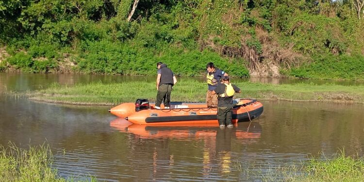 Ampliamos: Florencia: rescataron los cuerpos de los dos adolescentes que se ahogaron en el arroyo Tapenagá.