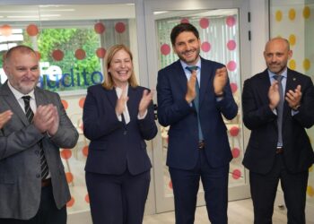Pullaro inauguró una embajada comercial y productiva de Santa Fe en CABA para impulsar negocios y vínculos institucionales.