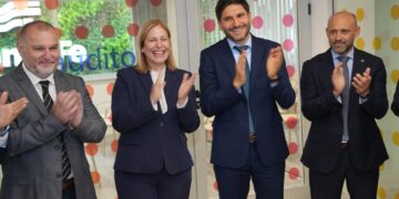 Pullaro inauguró una embajada comercial y productiva de Santa Fe en CABA para impulsar negocios y vínculos institucionales.