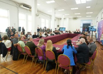 Puccini: “Tenemos el mejor talento del país y trabajamos para cambiarle la vida al mundo productivo, no para quedarnos en la crítica a Nación”.