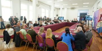 Puccini: “Tenemos el mejor talento del país y trabajamos para cambiarle la vida al mundo productivo, no para quedarnos en la crítica a Nación”.