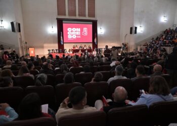“EL SOCIALISMO MIRA AL FUTURO E IMPULSA UNA AGENDA ENFOCADA EN LOS QUE PEOR LA ESTÁN PASANDO”.