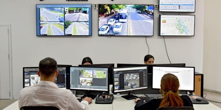 Territorio 5.0: con IA y más cámaras, Santa Fe ya esclareció 300 delitos y expande el sistema a toda la provincia.