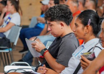 Última jornada clínica para entrenadores de fútbol infantil en Villa Ocampo.