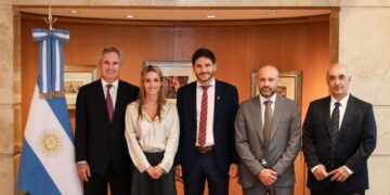 Pullaro llevó al canciller Quirno un documento en defensa de la producción santafesina de biodiésel.