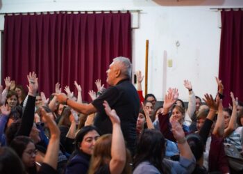 Importante participación en la charla sobre bullying, grooming y ciberacoso en Villa Ocampo.