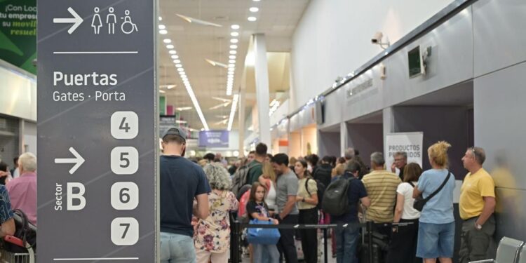 Invierno 2026: el Aeropuerto de Rosario refuerza su conectividad con 8 vuelos semanales a destinos clave.