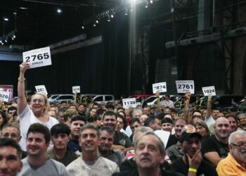 Pullaro: “Santa Fe persigue el delito, encarcela a los delincuentes y les subasta los bienes para que vuelvan a víctimas e instituciones”.