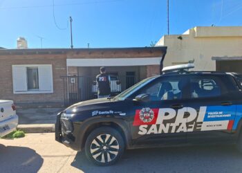 Tres allanamientos y menores identificados por la ola de amenazas en escuelas del departamento Caseros.