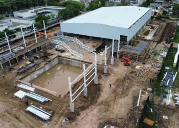 Juegos Suramericanos: avanza a paso firme la construcción del Centro Acuático Provincial.