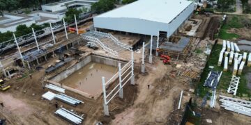 Juegos Suramericanos: avanza a paso firme la construcción del Centro Acuático Provincial.