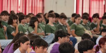 Villa Ocampo impulsa jornada sobre prevención de riesgos en entornos digitales para estudiantes secundarios.