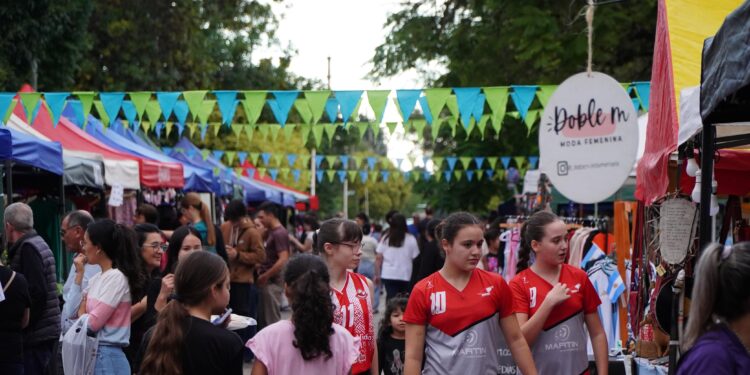 Villa Ocampo: Excelente convocatoria en el Encuentro Musical junto a La Feria Ocampense.