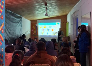 Villa Ocampo: La Secretaría de Producción, Ambiente y Turismo brindó charla sobre separación de residuos en la Escuela N.º 1107 “Francisco Conti”.