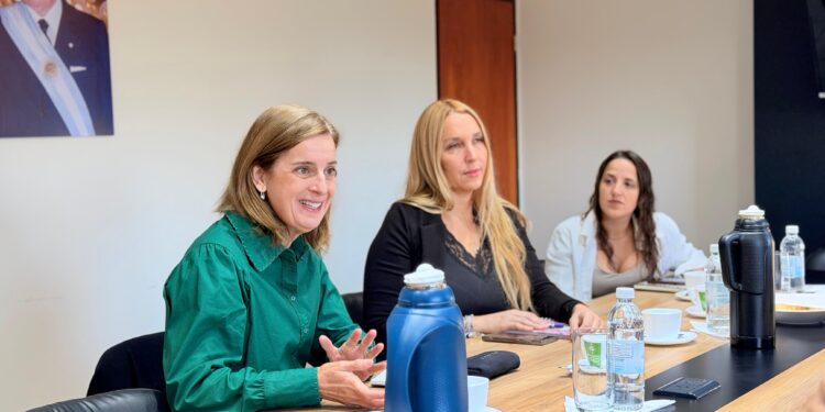 Villa Ocampo recibió a autoridades provinciales para dialogar sobre desarrollo productivo, científico e innovación.