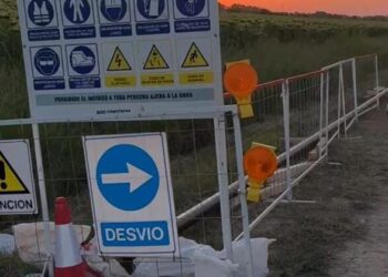 Villa Ocampo: Calle Santa Fe en intersección con RP 32 cerrada al tránsito.