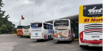 Transporte interurbano: tras el pedido de las empresas por el aumento del combustible, habrá actualización del boleto.