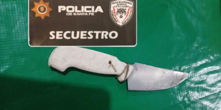  VILLA OCAMPO: APREHENDIERON A UN HOMBRE ARMADO CON UN CUCHILLO TRAS UN ALERTA POR INGRESO A UNA VIVIENDA.