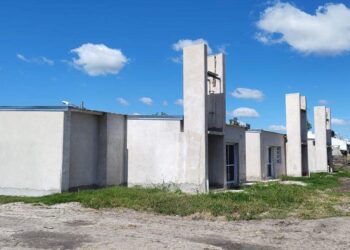 La construcción de las 12 viviendas en Malabrigo por parte de Provincia ya está en la etapa final con el 80 % de los trabajos.