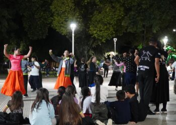 Villa Ocampo celebró el Día Internacional de la Danza con un ensayo a cielo abierto.