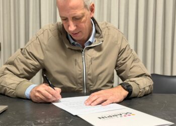 Scarpin solicitó sumar a empleados municipales al plan provincial de alivio económico.