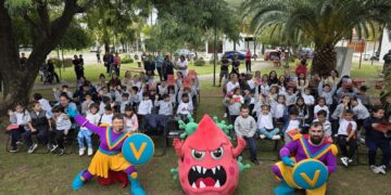 Vax Team: niños y niñas de Avellaneda se sumaron a la campaña de vacunación en el norte provincial.