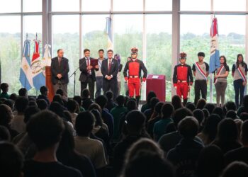 Pullaro: “Prometer lealtad a la Constitución Nacional es vivir en una sociedad organizada haciendo valer nuestros derechos”.