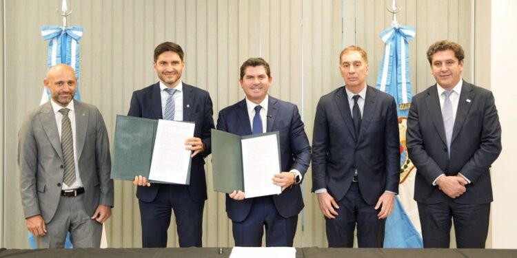 Pullaro firmó un convenio con San Juan y busca posicionar a Santa Fe como socio industrial del boom minero argentino.