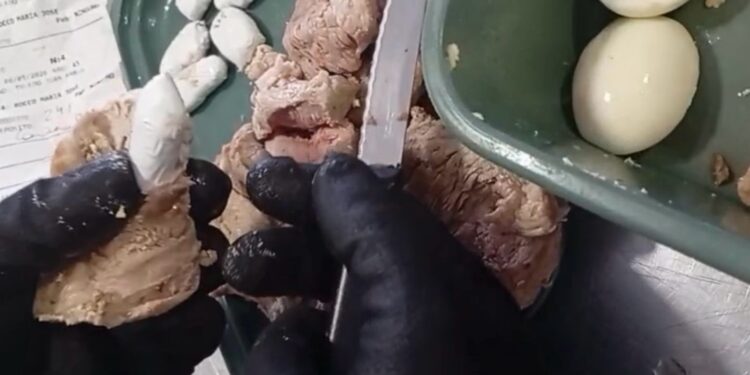Detenida en la cárcel de Las Flores al intentar ingresar cocaína oculta en bifes.