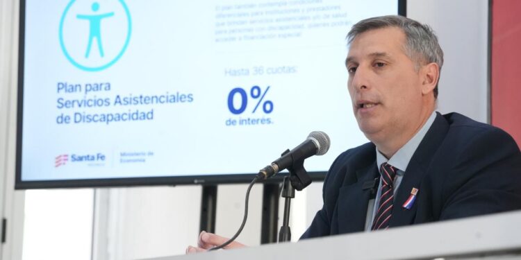 Pullaro lanza un plan de alivio fiscal con hasta 36 cuotas para empresas y familias santafesinas afectadas por la caída económica nacional.