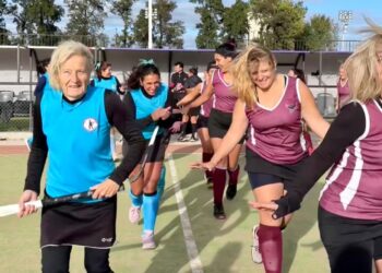 Más de 250 jugadoras participan de la Copa Gobierno de Santa Fe de Mamis Hockey.