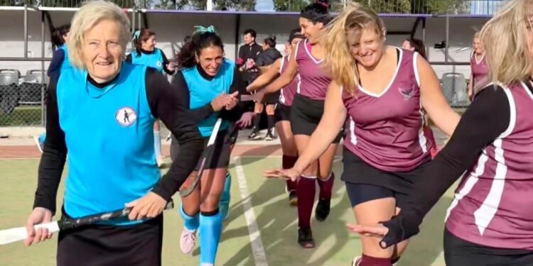 Más de 250 jugadoras participan de la Copa Gobierno de Santa Fe de Mamis Hockey.