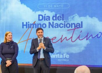 Pullaro: “Con los valores de la igualdad y la libertad, el Himno nos llama a fortalecer la vida en democracia”.