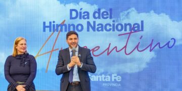 Pullaro: “Con los valores de la igualdad y la libertad, el Himno nos llama a fortalecer la vida en democracia”.