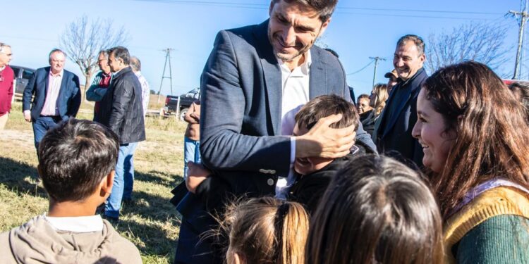 Pullaro: “Gobernar hoy es generar trabajo y llevar obras a cada localidad de la provincia”.
