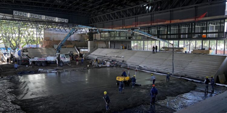 Pullaro recorrió junto a veedores de CAF las obras del legado deportivo que dejarán los Juegos Suramericanos en Rosario.