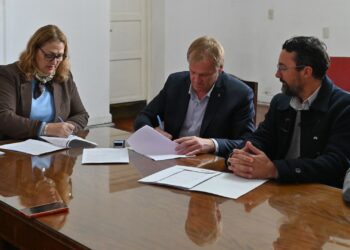 Provincia y UTN acuerdan la implementación de un plan de mantenimiento en hospitales públicos.