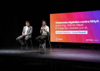 Educación digital: 1.500 directivos, docentes y familias participaron en charlas sobre violencias digitales contra niñas, niños y adolescentes.