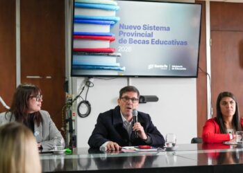 Educación presentó el Sistema Provincial de Becas, destacó el alcance de las políticas territoriales y anunció el traslado y concurso de Inicial, Primaria y Especial.