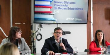 Educación presentó el Sistema Provincial de Becas, destacó el alcance de las políticas territoriales y anunció el traslado y concurso de Inicial, Primaria y Especial.