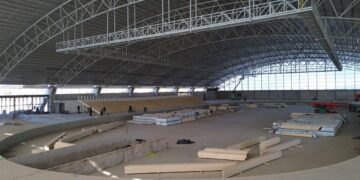 Provincia comenzó el montaje de la pista de madera del nuevo velódromo de Rafaela que albergará los Juegos Suramericanos.