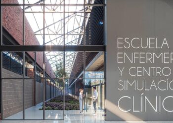 El Gobierno de Pullaro construye el nuevo edificio para la Escuela de Enfermería y el Centro de Simulación Clínica.