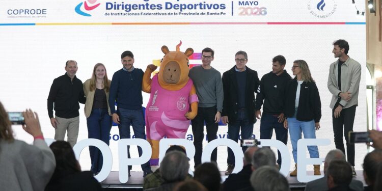 Pullaro convocó a los clubes a ser protagonistas del cambio social y destacó la inversión histórica en deporte en Santa Fe.