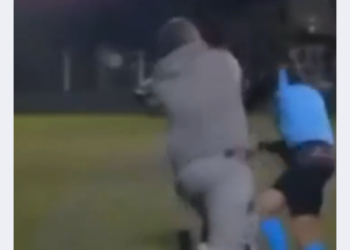 “Violencia en el fútbol regional: expulsiones, suspensión y quita de puntos para Central Pueblo Nuevo”.